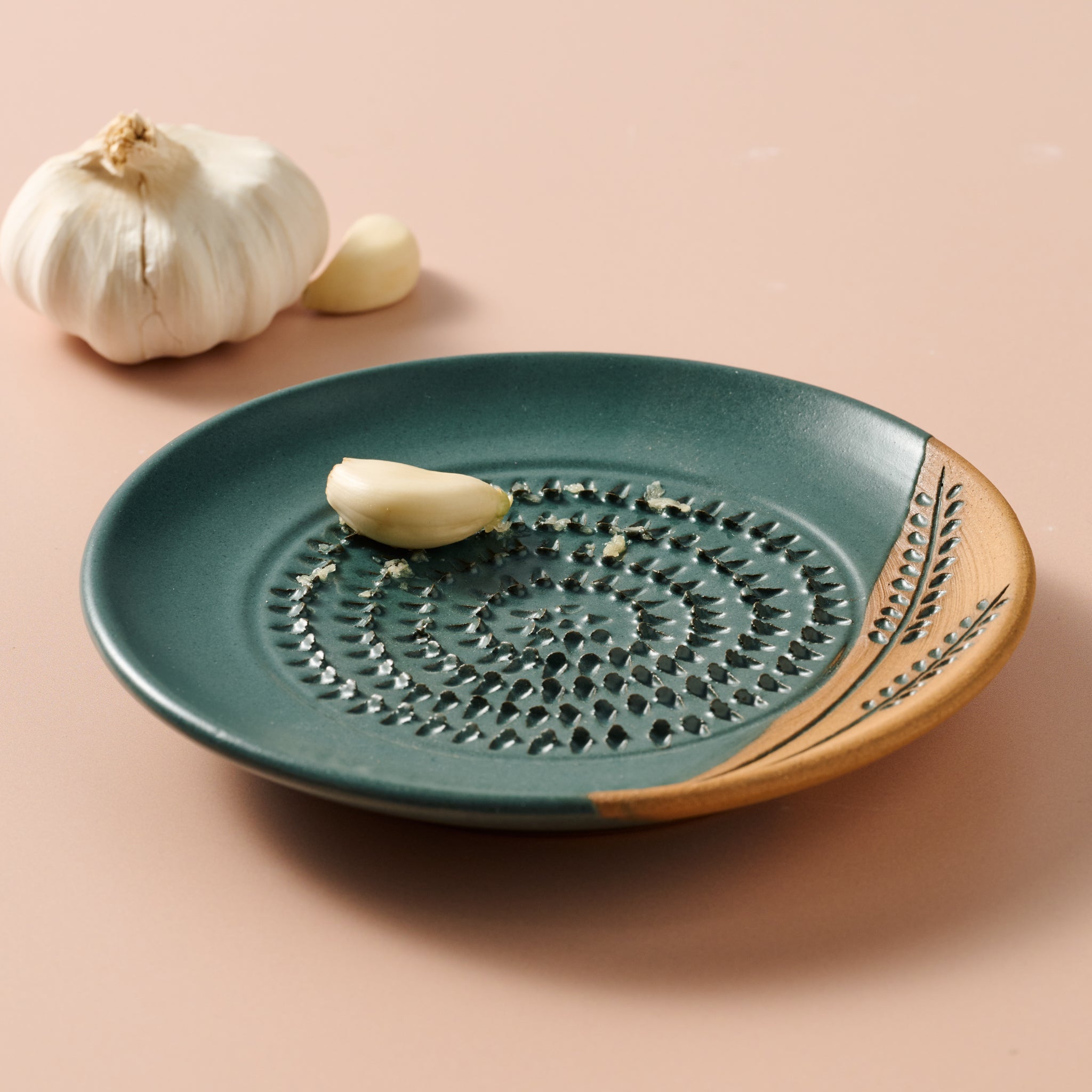 Wheat Pattern Ceramic Grater Plate | Multi-Use Garlic & Ginger Grating Dish