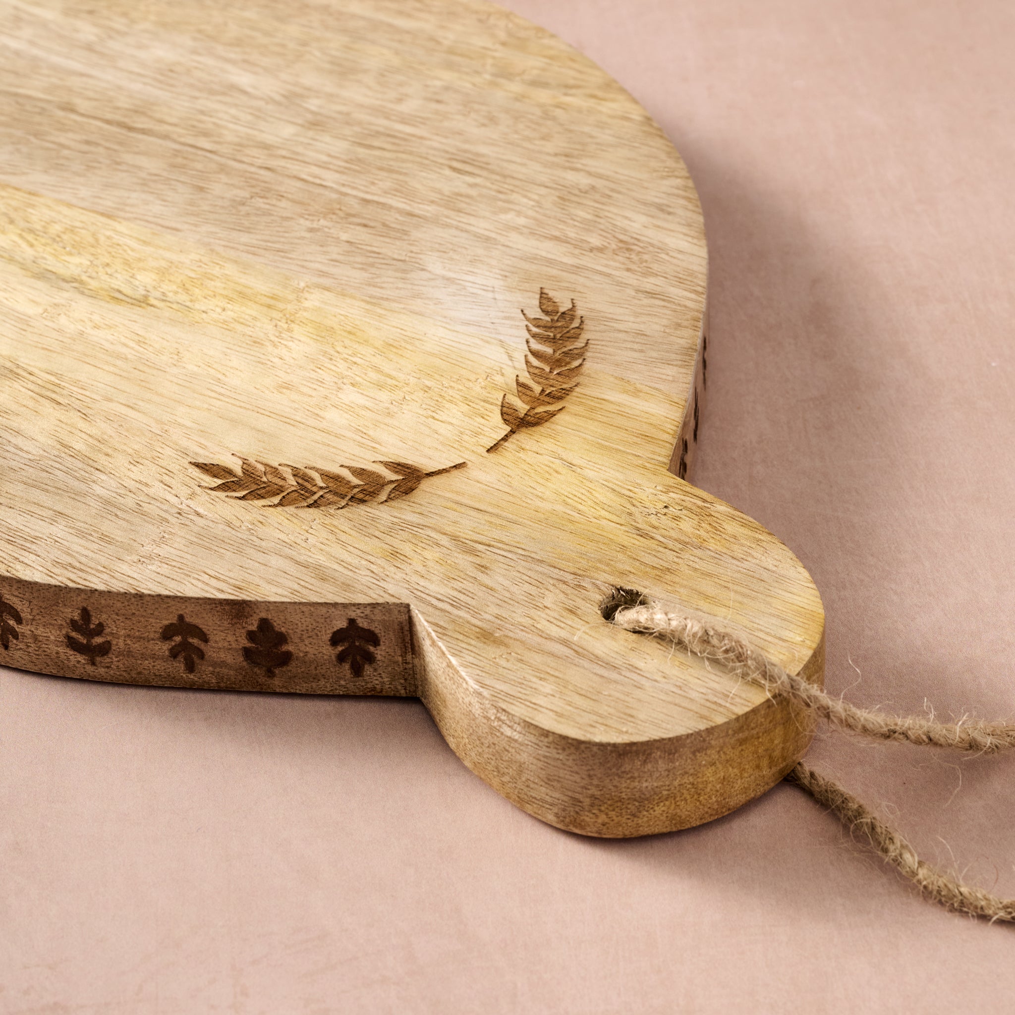 Mango Wood Serving Board with Wheat Detail | Round Wooden Display & Sharing Board